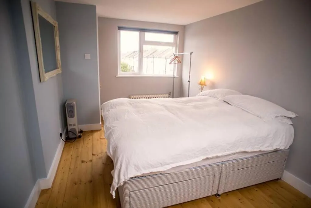 Three Bedroomed Victorian Family House, Garden Hove 0*,
