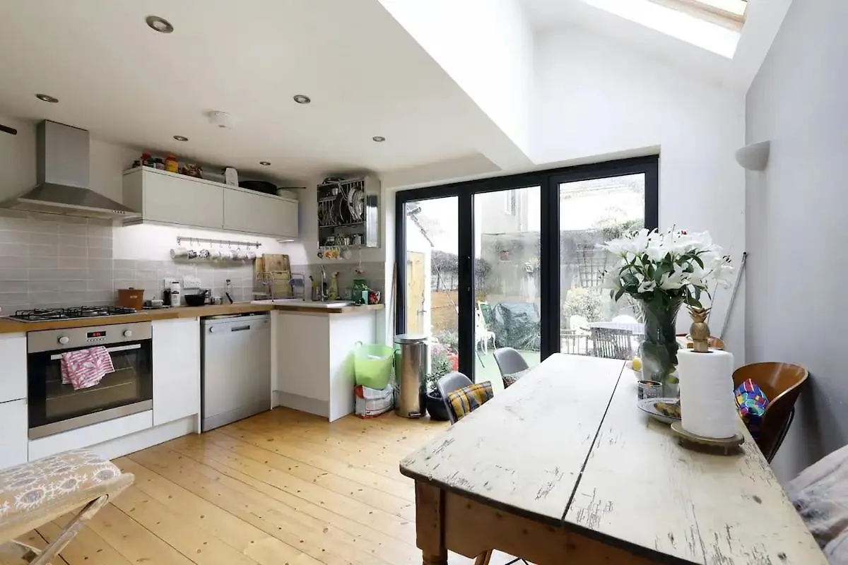 Hébergement de vacances Three Bedroomed Victorian Family House, Garden Hove